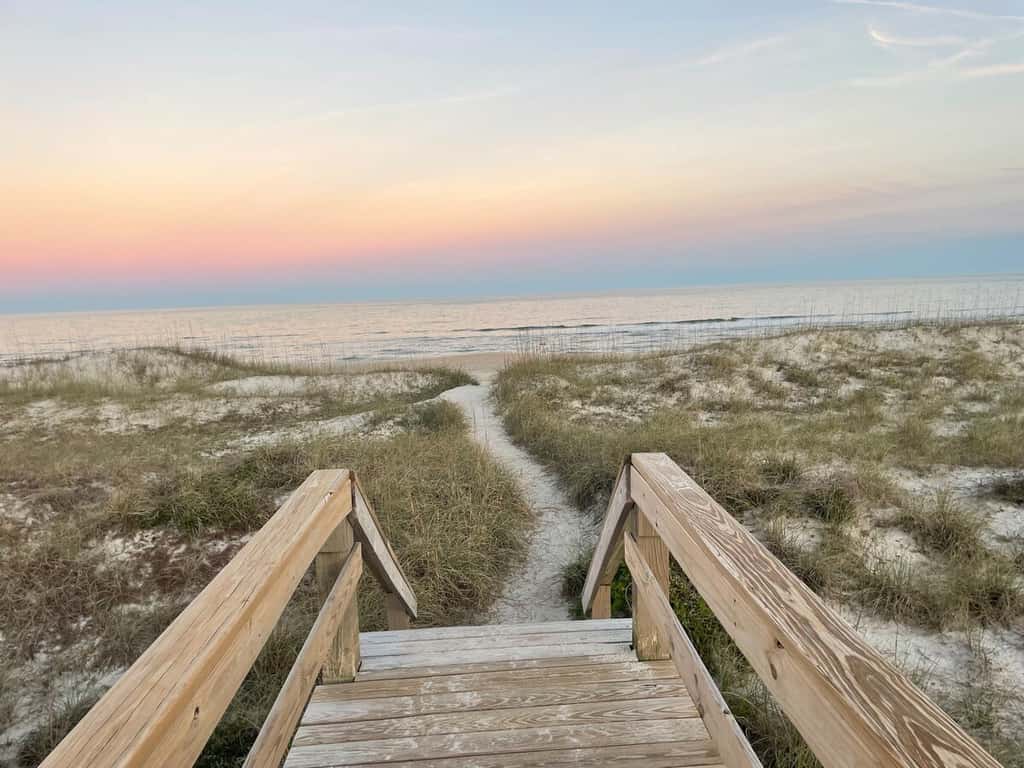 The SandPiper · Dog-Friendly 3BR • Walk to Beach • Pool