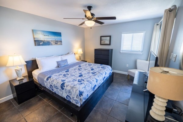 Drift Away – Beachfront 2BR w/ Balcony & Pool