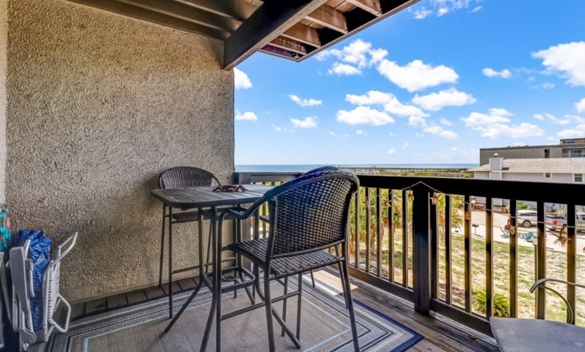 Ocean View 2BR • Pool • Walk to Beach