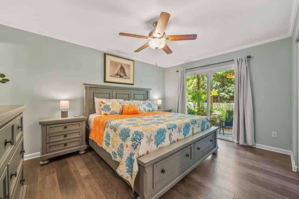 3BR Condo • Pool • Walk to Beach • Sleeps 6
