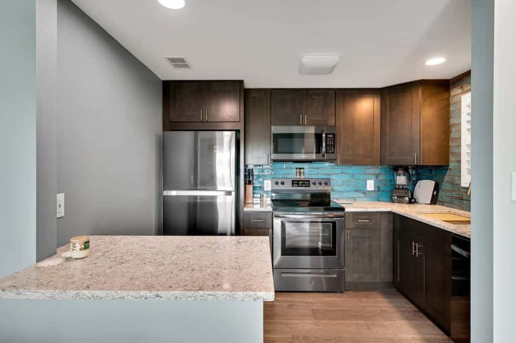 Paradise Walk · 3BR Condo • Pool • Walk to Beach • Sleeps 6