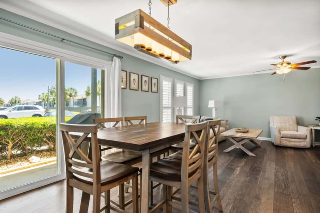 Paradise Walk · 3BR Condo • Pool • Walk to Beach • Sleeps 6