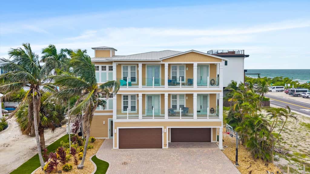 3rd Floor OceanView Condo Steps to Beach - Shared Pool & Putting Green - On-Site Parking