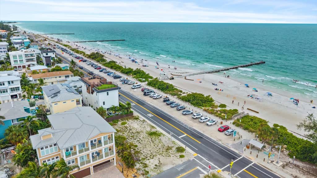 3rd Floor OceanView Condo Steps to Beach - Shared Pool & Putting Green - On-Site Parking
