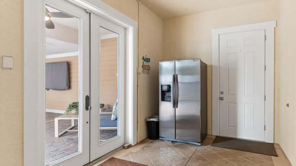 3rd Floor OceanView Condo Steps to Beach - Shared Pool & Putting Green - On-Site Parking