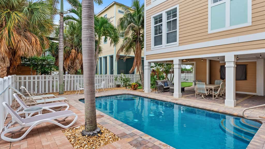 3rd Floor OceanView Condo Steps to Beach - Shared Pool & Putting Green - On-Site Parking