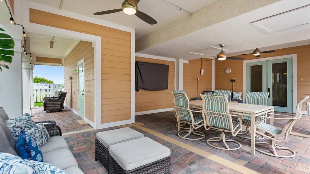3rd Floor OceanView Condo Steps to Beach - Shared Pool & Putting Green - On-Site Parking