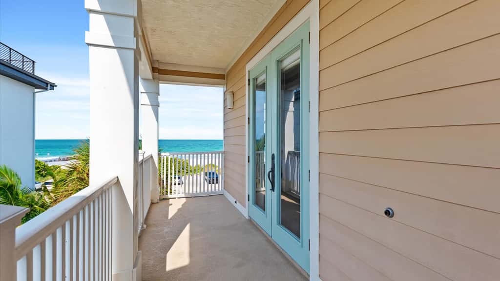 3rd Floor OceanView Condo Steps to Beach - Shared Pool & Putting Green - On-Site Parking