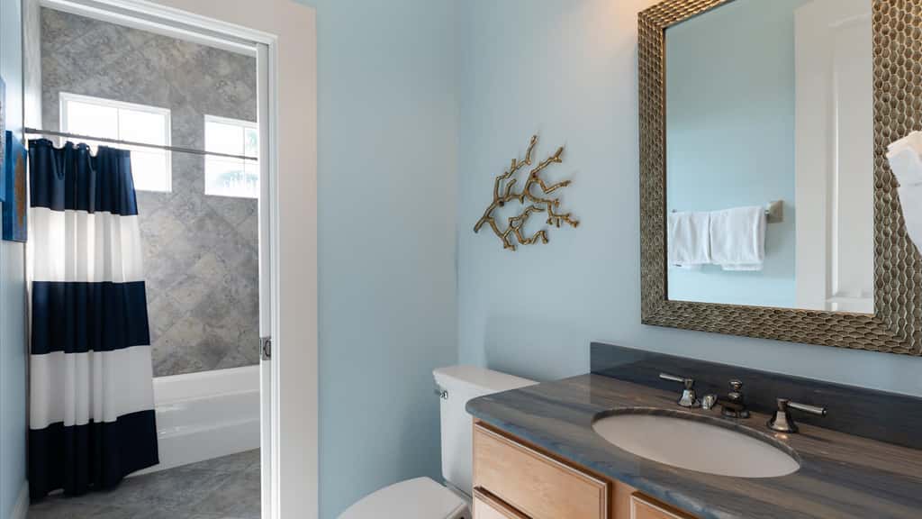 3rd Floor OceanView Condo Steps to Beach - Shared Pool & Putting Green - On-Site Parking