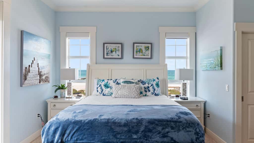 3rd Floor OceanView Condo Steps to Beach - Shared Pool & Putting Green - On-Site Parking