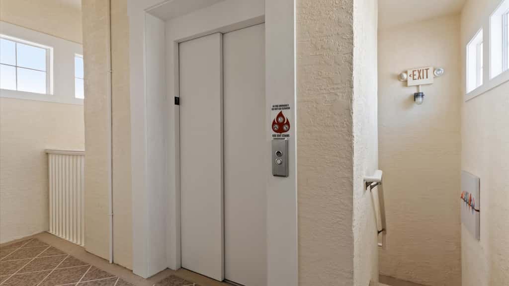 3rd Floor OceanView Condo Steps to Beach - Shared Pool & Putting Green - On-Site Parking