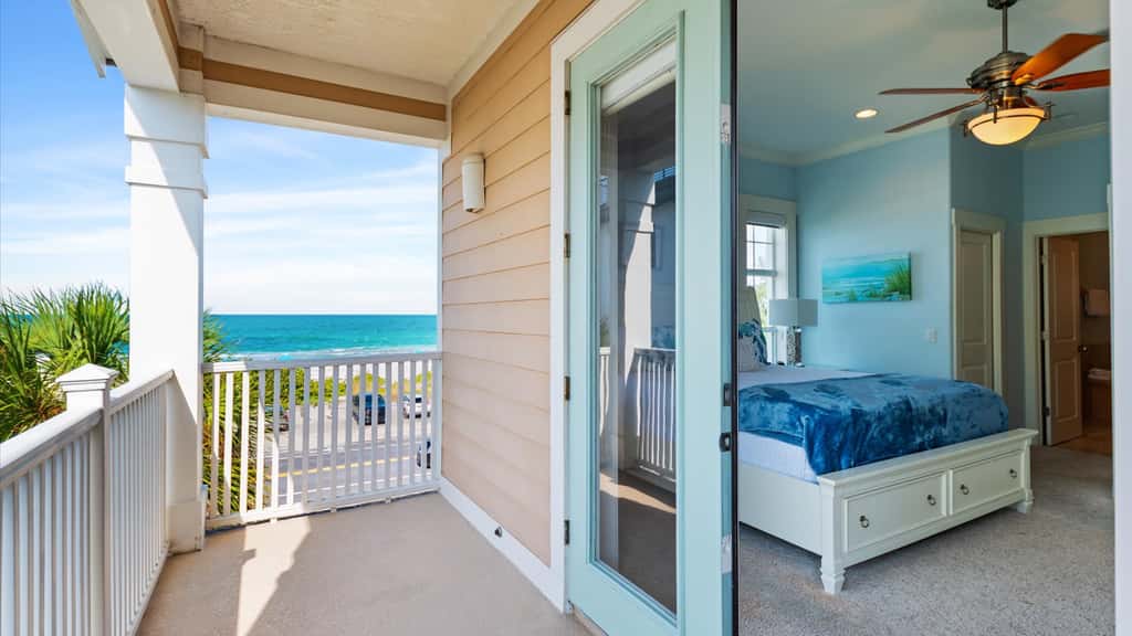 3rd Floor OceanView Condo Steps to Beach - Shared Pool & Putting Green - On-Site Parking