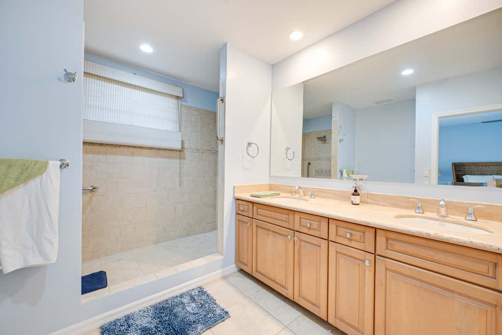 Pacifico Townhome w/ 4 Resort Pools & Beach Club!