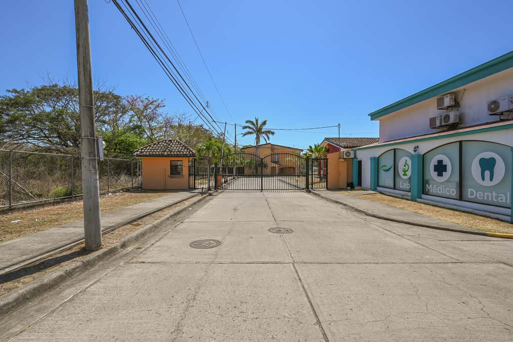 3 Mi to Tamarindo & Beach: Cozy 2BR Home