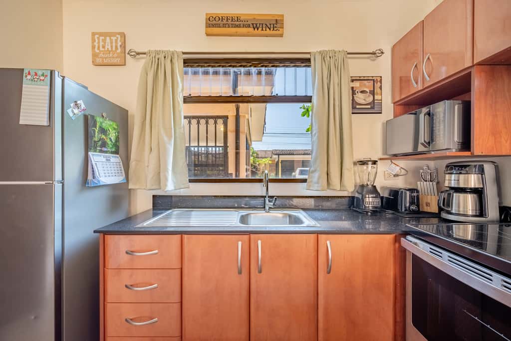 3 Mi to Tamarindo & Beach: Cozy 2BR Home