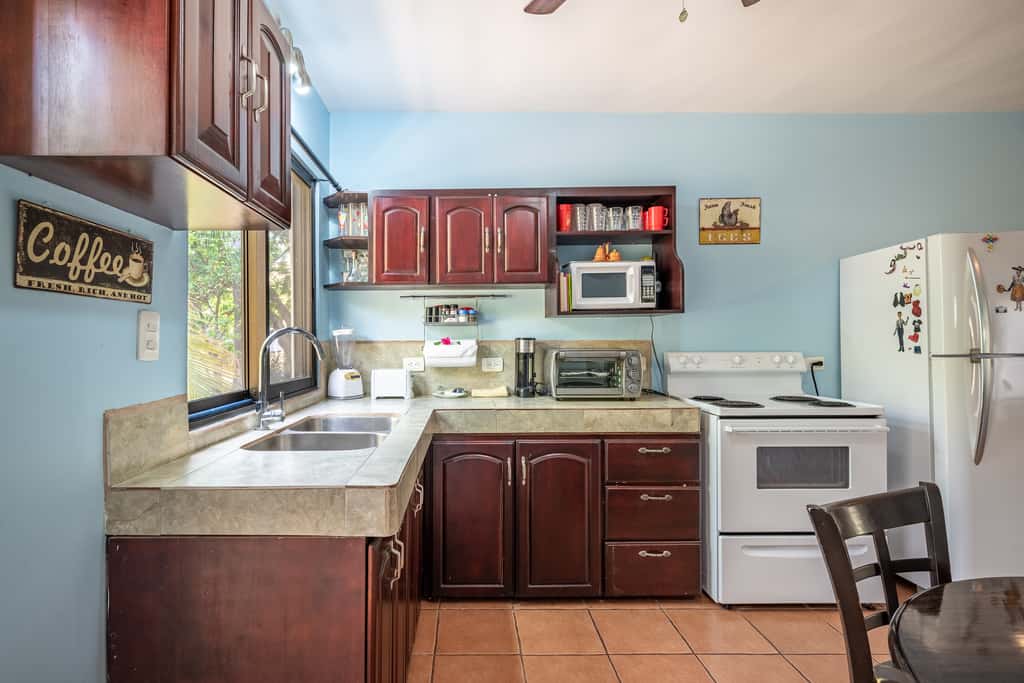 Walk to Playa Ocotal! 2BR Condo w/ Pool