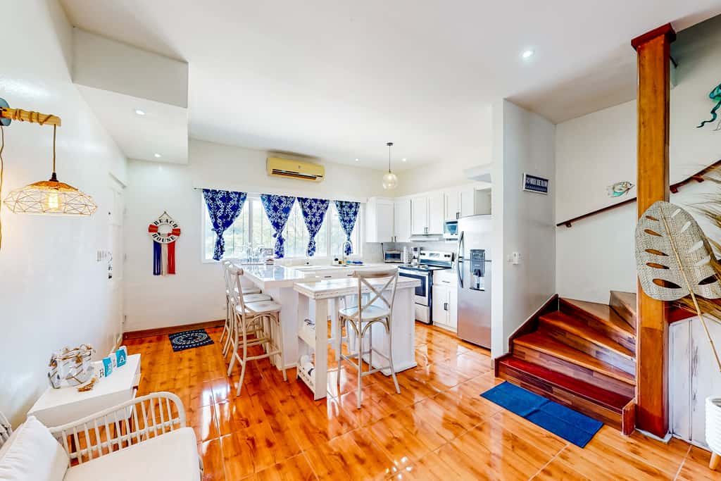 Walk to Tamarindo Beach! Condo w/ 2 Balconies