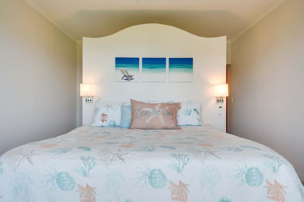 Walk to the Beach & Town! Tamarindo Condo