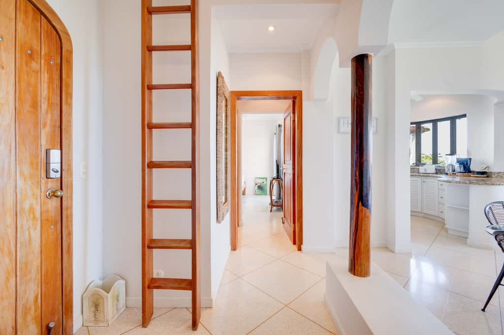 Walk to the Beach & Town! Tamarindo Condo