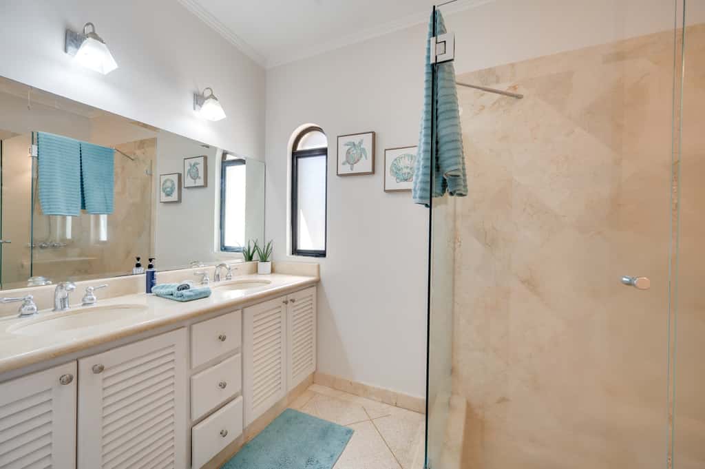 Walk to the Beach & Town! Tamarindo Condo