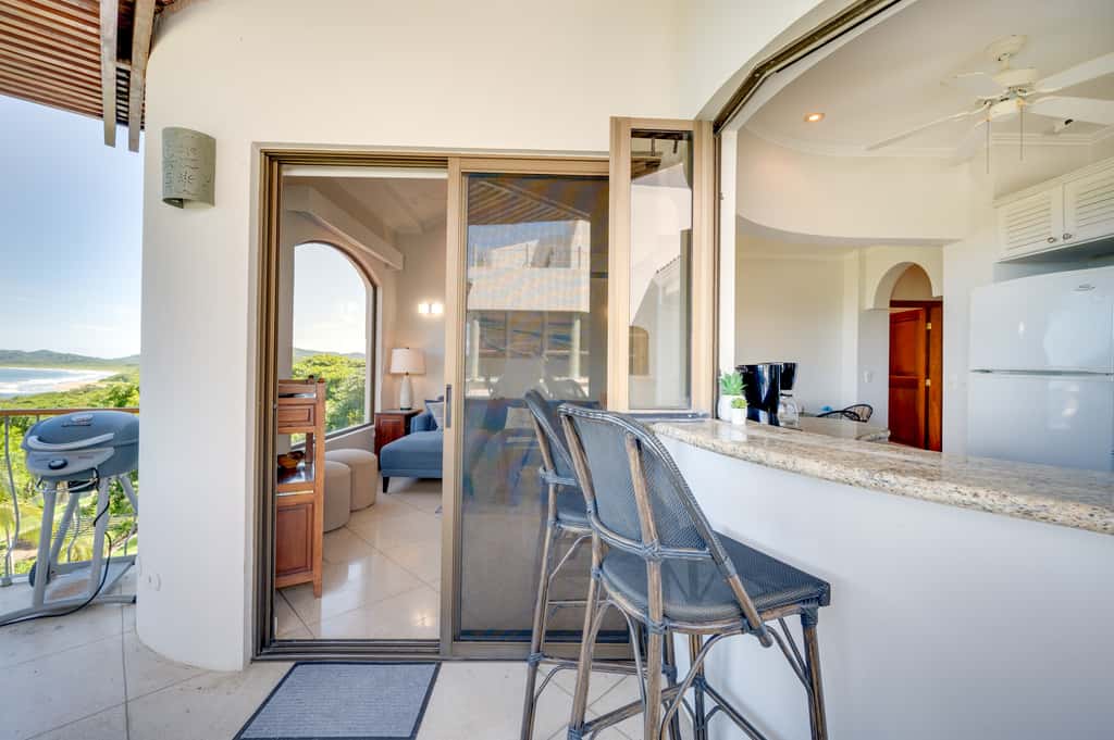 Walk to the Beach & Town! Tamarindo Condo
