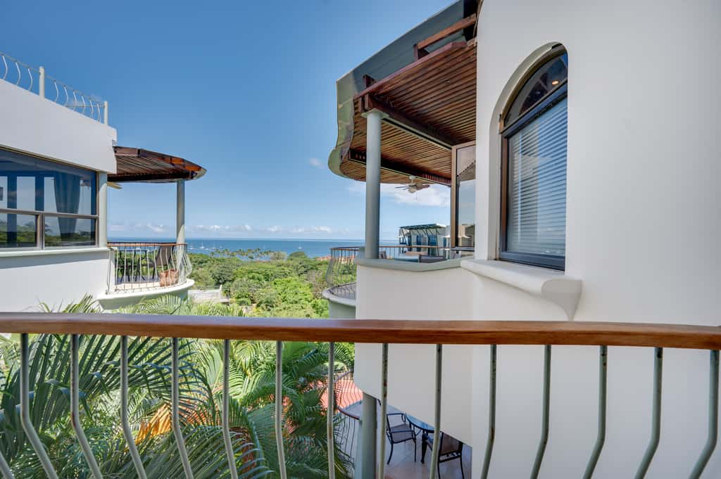 Walk to the Beach & Town! Tamarindo Condo