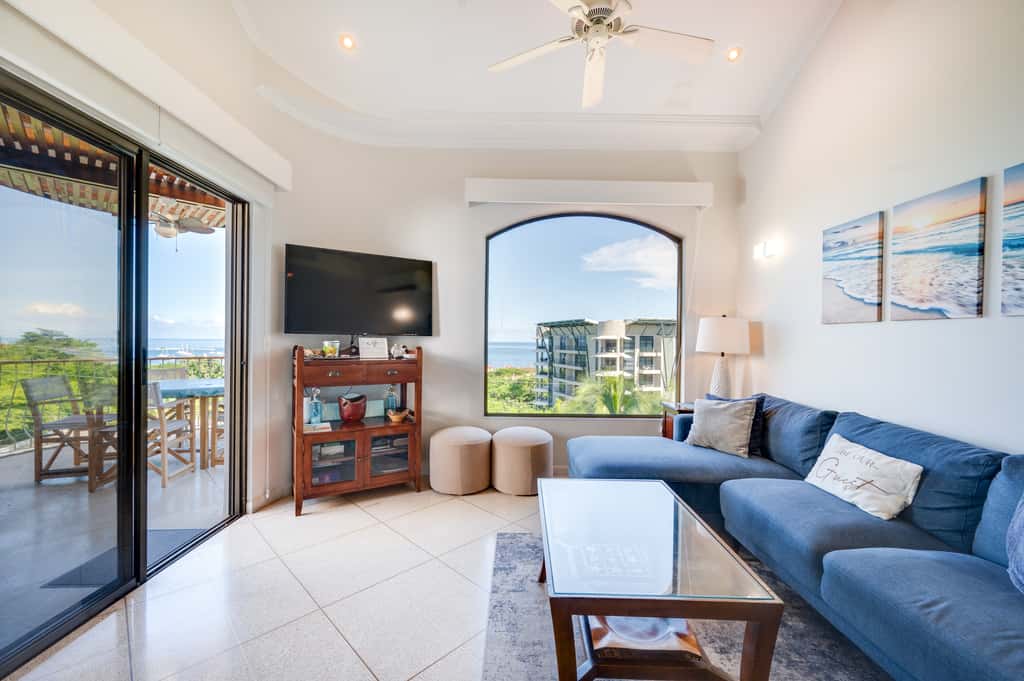 Walk to the Beach & Town! Tamarindo Condo