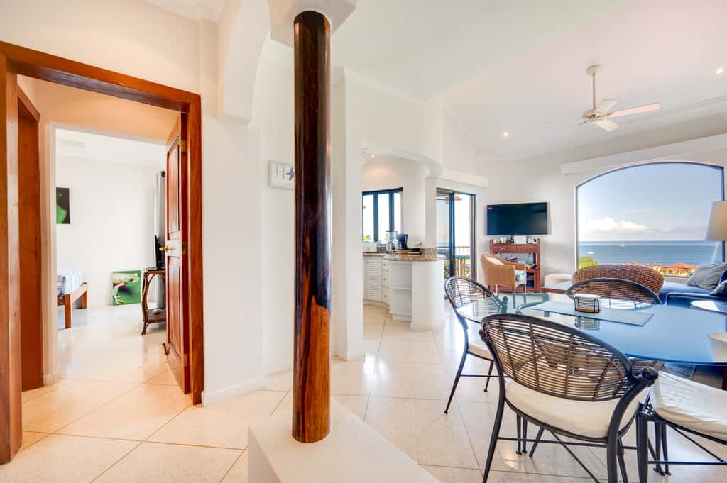 Walk to the Beach & Town! Tamarindo Condo