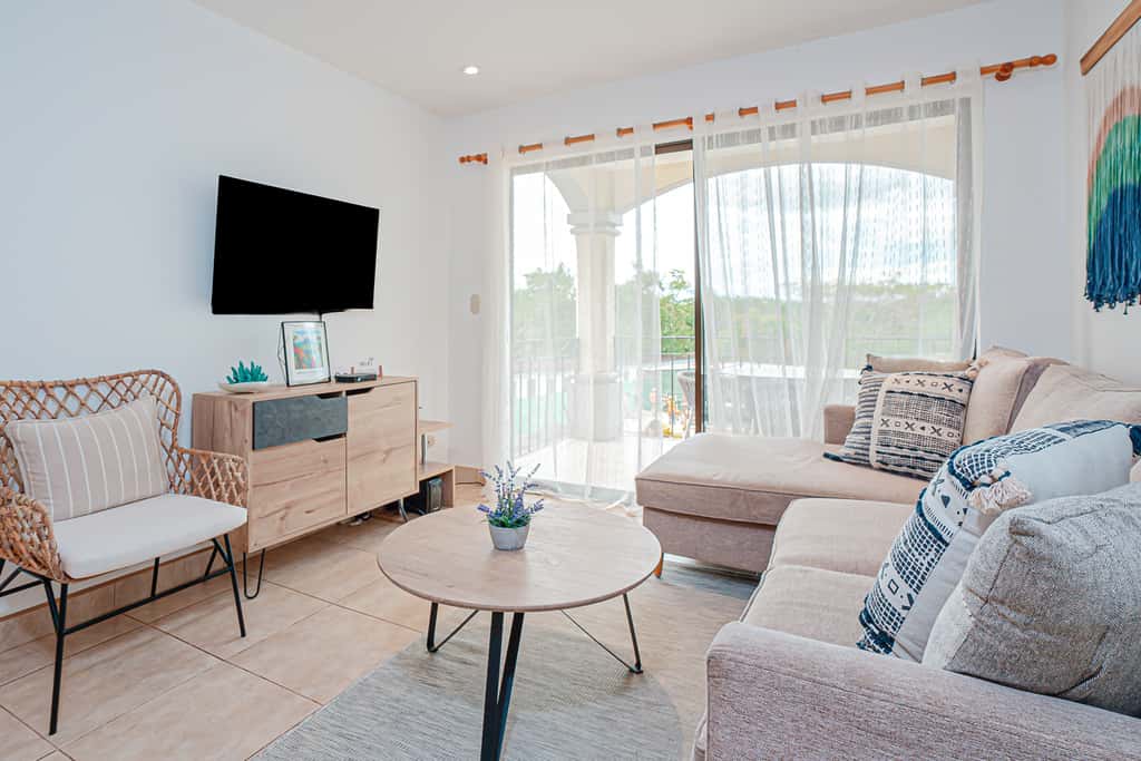 3 Mi to Beach: Modern Santa Cruz 2BR Condo