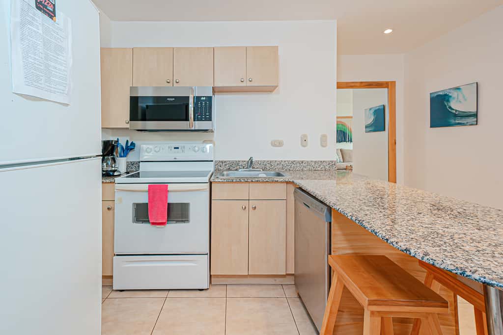 3 Mi to Beach: Modern Santa Cruz 2BR Condo