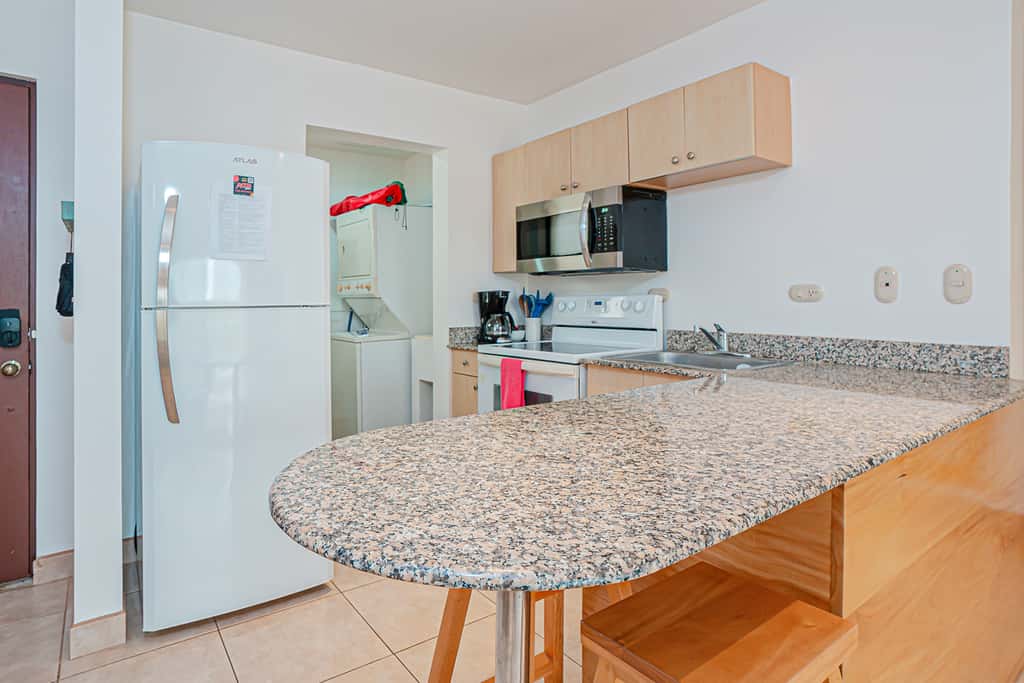 3 Mi to Beach: Modern Santa Cruz 2BR Condo