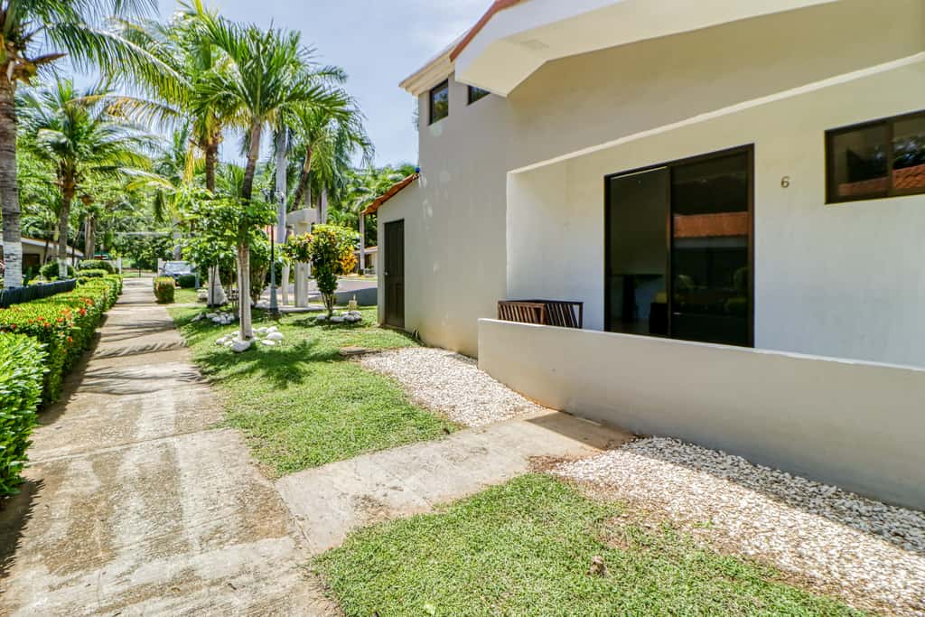 Studio w/ Resort-Style Pool, Walk to Beach!