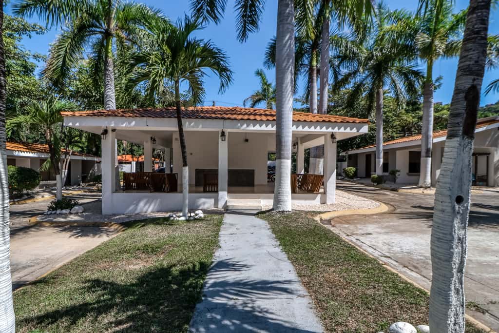 Studio w/ Resort-Style Pool, Walk to Beach!