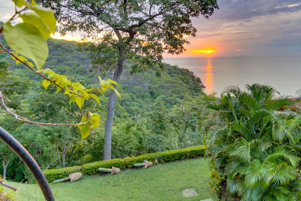 Bahia Pez Vela Resort: Ocean-View Condo
