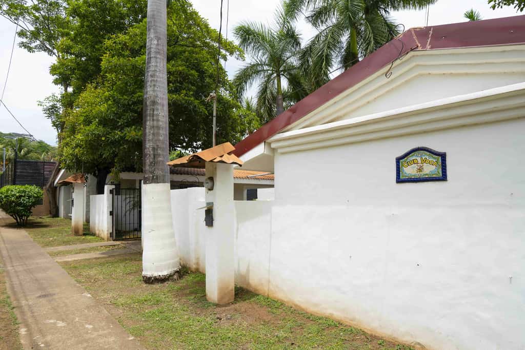 Ground-Floor Studio w/ Pool Access, Walk to Beach!