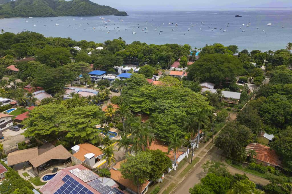Ground-Floor Studio w/ Pool Access, Walk to Beach!