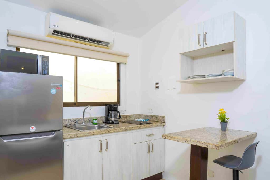 Ground-Floor Studio w/ Pool Access, Walk to Beach!