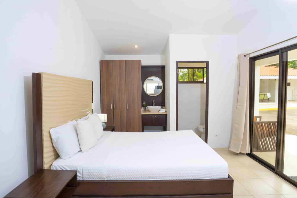 Ground-Floor Studio w/ Pool Access, Walk to Beach!