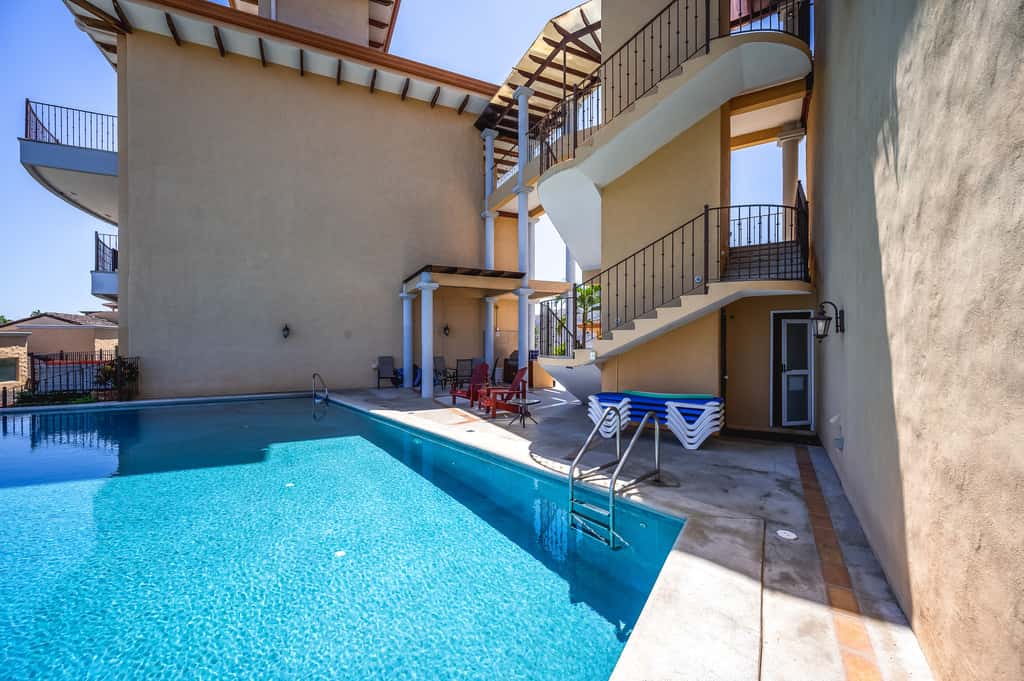 Relaxing 3BR Ocean-View Condo | 2 Balconies