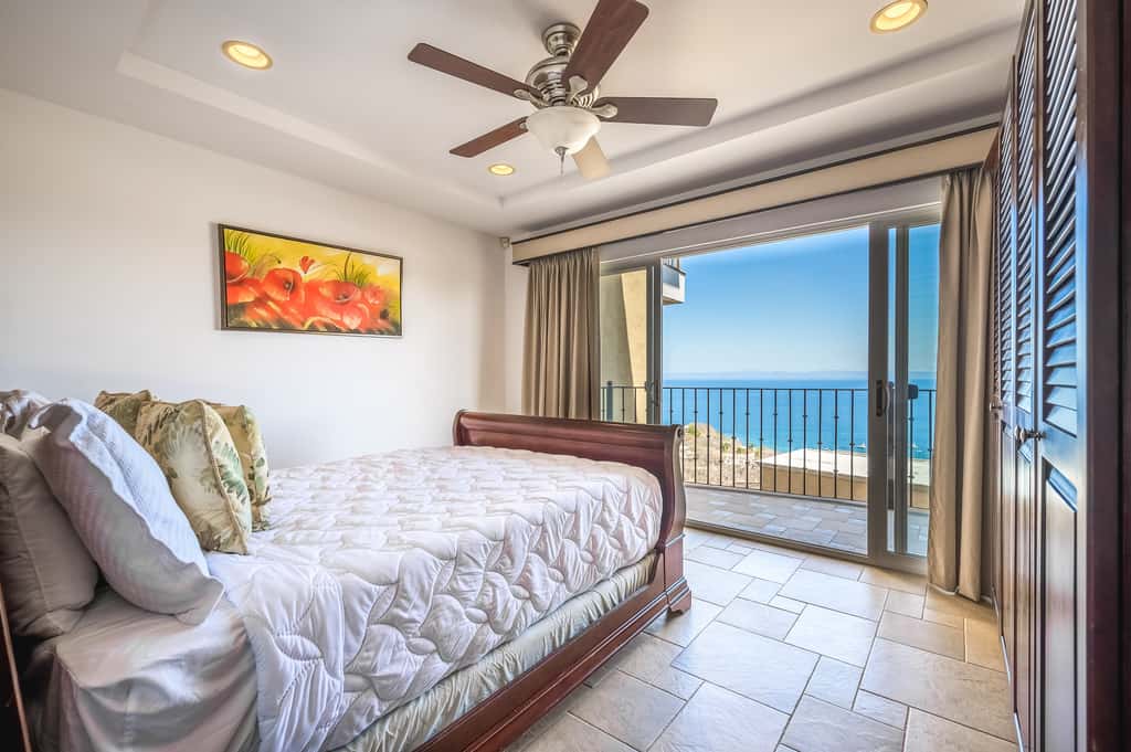 Relaxing 3BR Ocean-View Condo | 2 Balconies