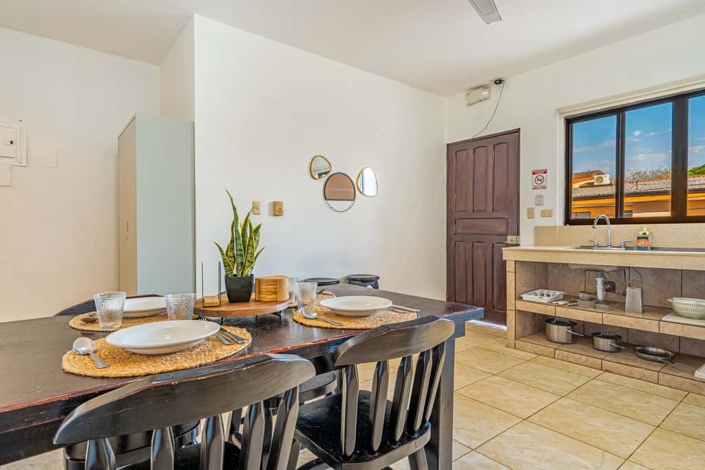 Playas del Coco Condo w/ Pool: Near Beach!