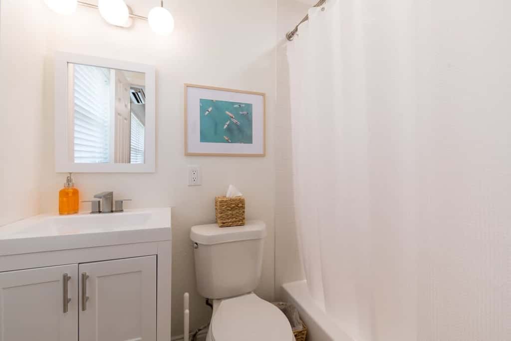 THE JUNI - Studio Steps From Beach & Downtown