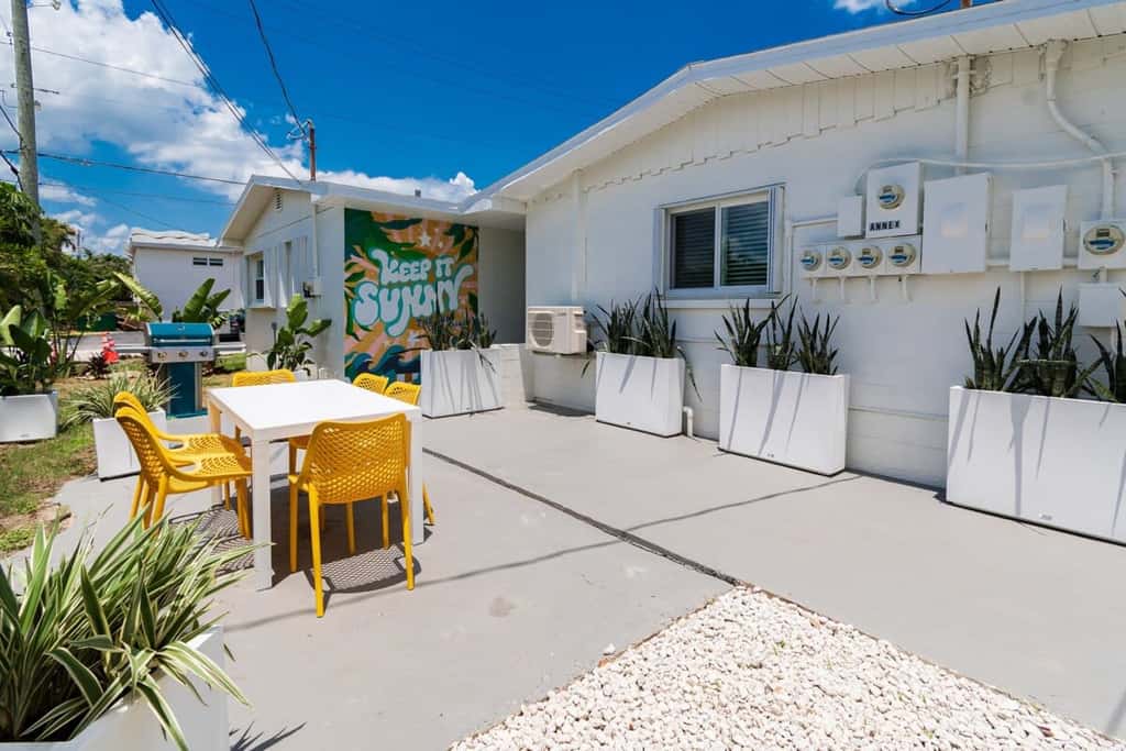 THE JUNI - Studio Steps From Beach & Downtown