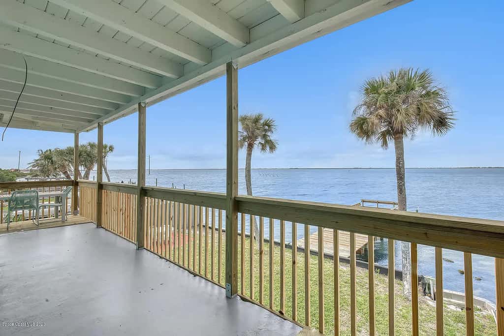 Walk to Beach - 2BR Between River & Ocean