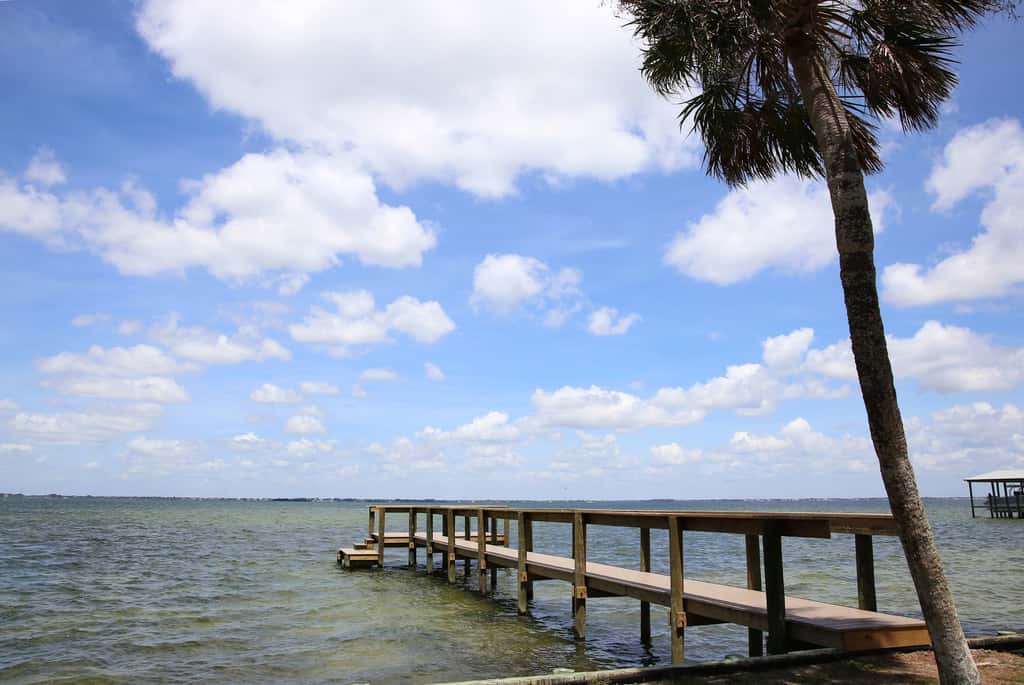 Walk to Beach - 2BR Between River & Ocean