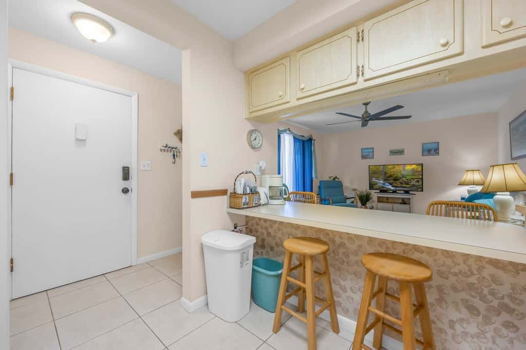 Steps to the Beach – Cozy 2-Bedroom Condo