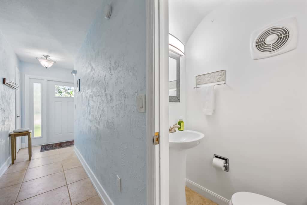 4BR/2.5BA Waterfront Oasis w/ Pool & Dock