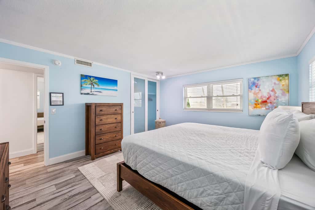 4BR/2.5BA Waterfront Oasis w/ Pool & Dock