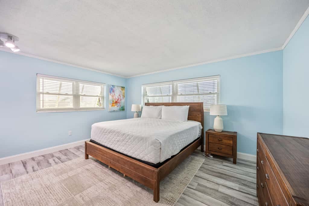 4BR/2.5BA Waterfront Oasis w/ Pool & Dock