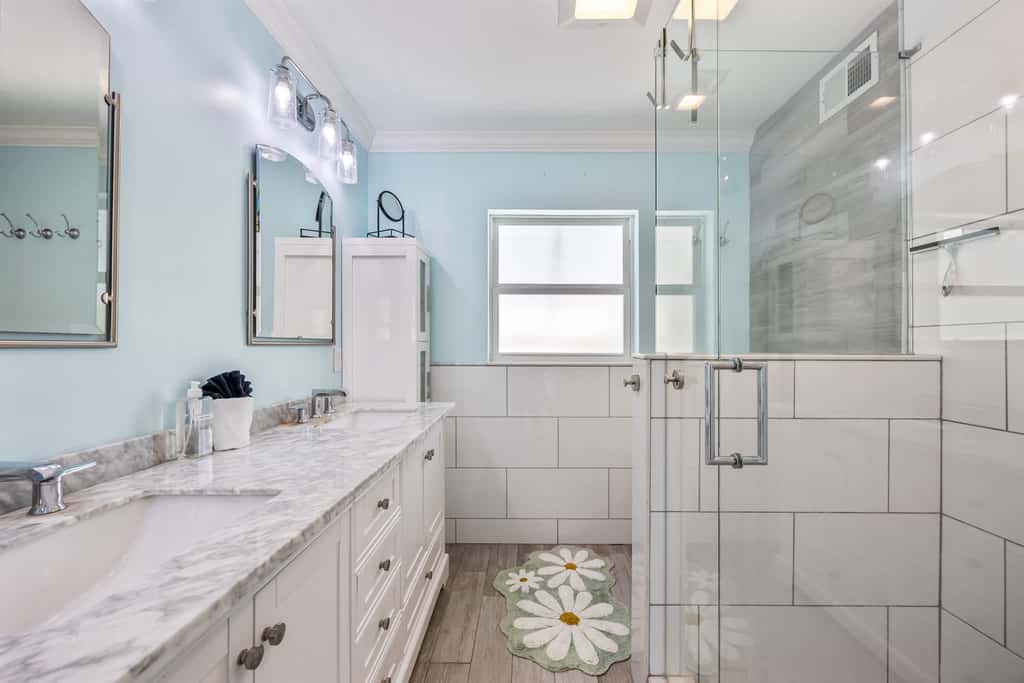4BR/2.5BA Waterfront Oasis w/ Pool & Dock